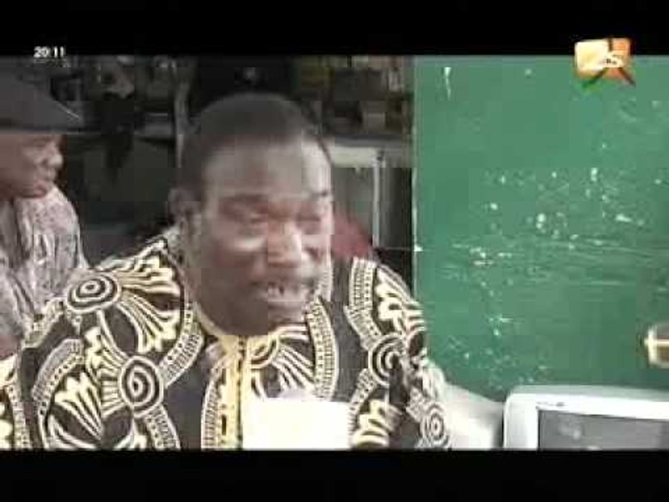 Réaction des sénégalais  sur la sortie médiatique de Wade  - Jt Français - 26 Mai 2012