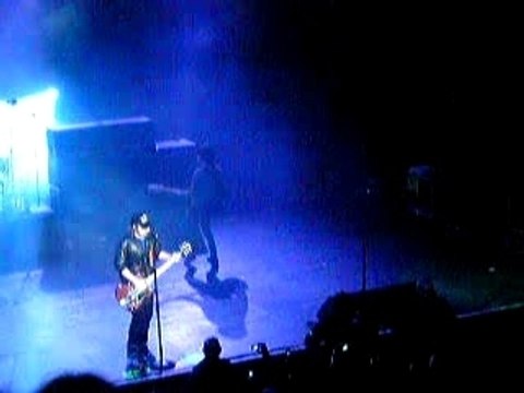 Fall out boy - this aint a scene decaydance fest