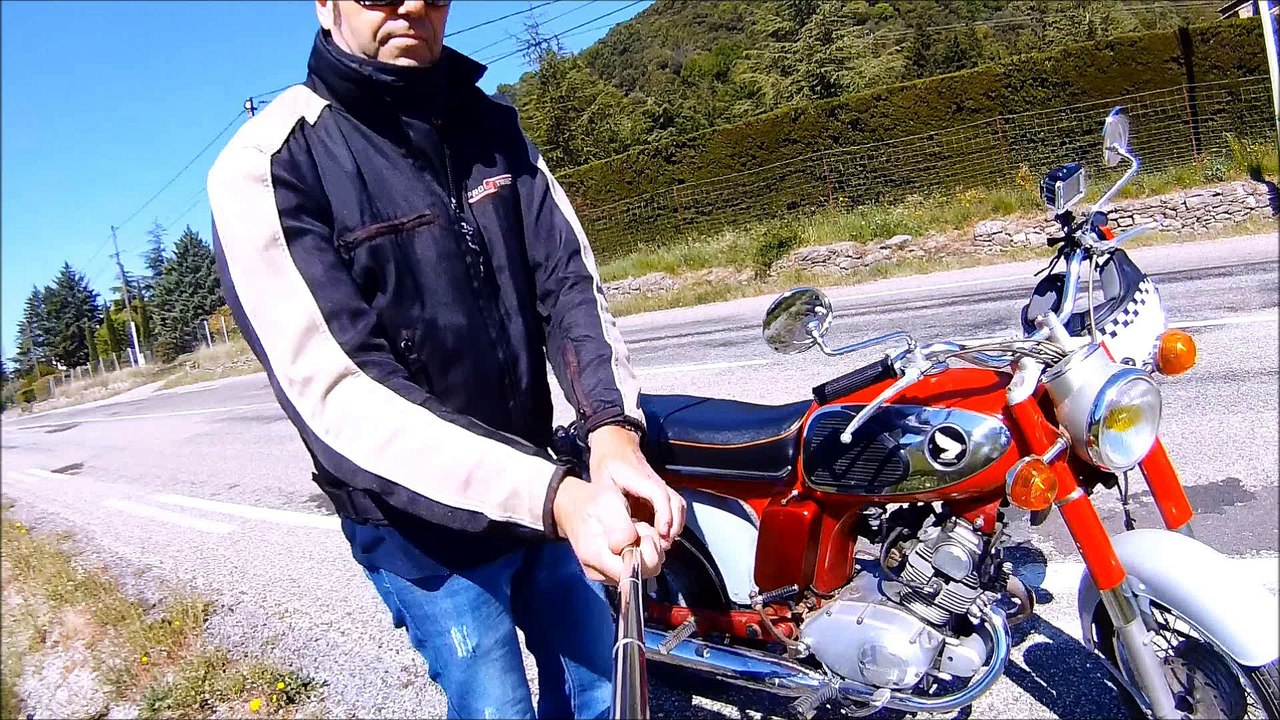 HONDA CD 125 de 1969 dans les Cévennes