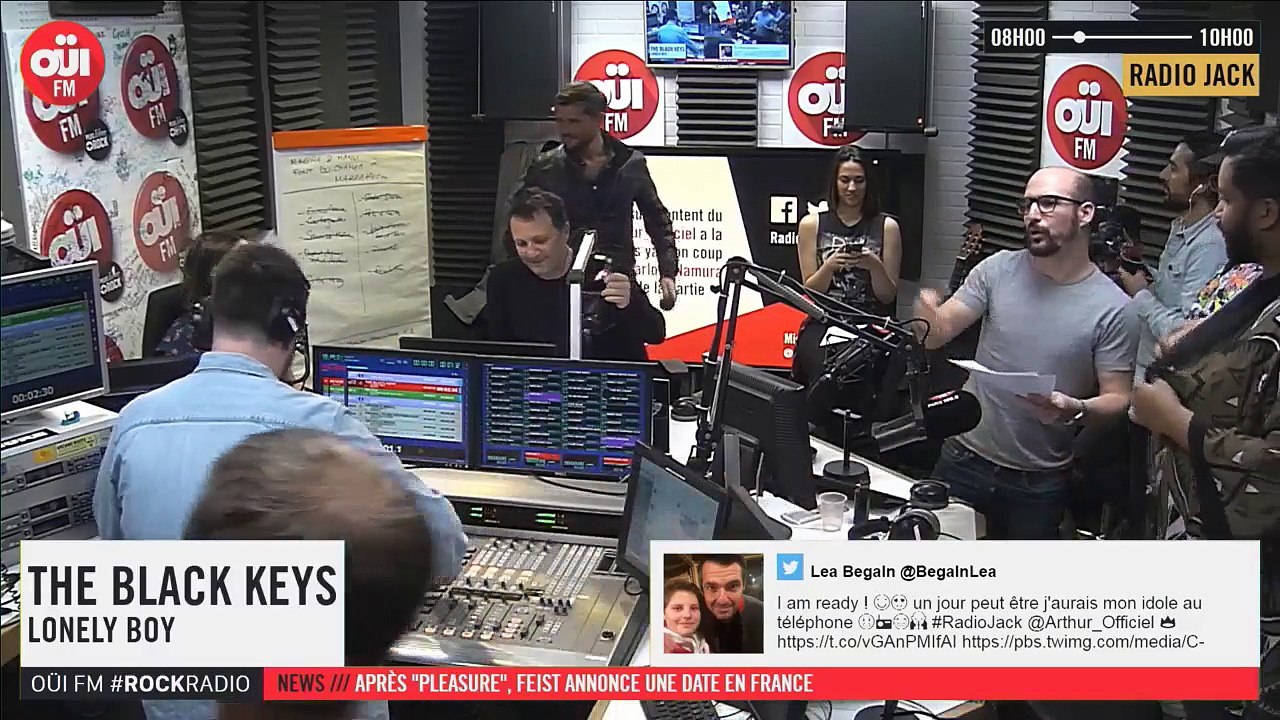 La radio OUI FM en direct vidéo /// La radio s'écoute aussi avec les yeux (2864)