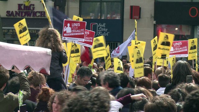 Paroles d'anti-FN dans la manifestation parisienne