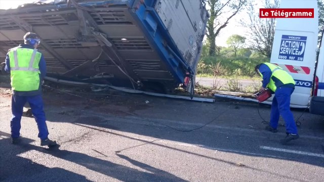Bannalec (29). Camion renversé : la N165 bloquée plusieurs heures