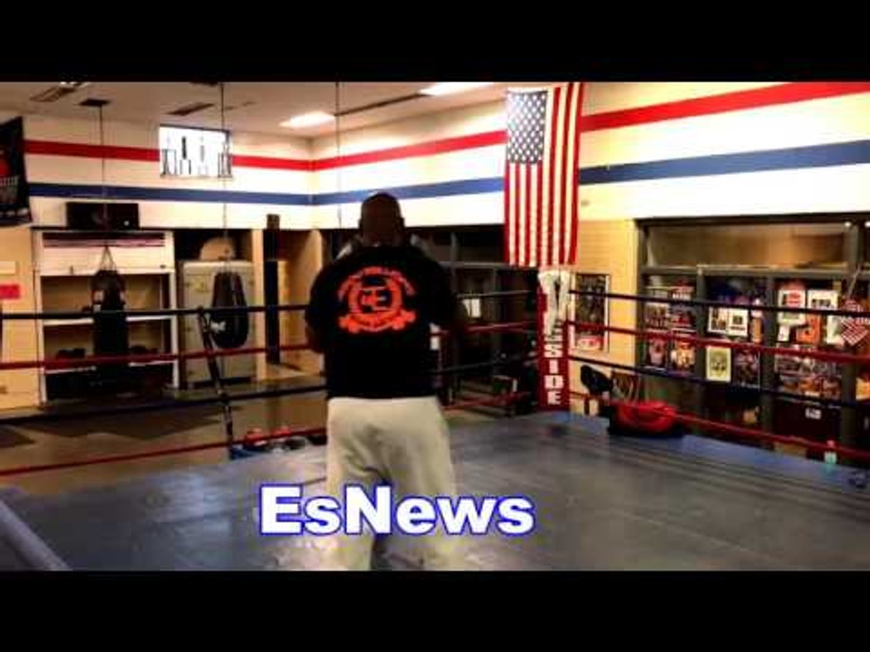 CONGRATS BOXING CHAMP ROBERT EASTER JR WINS FIGHT DRAWS 10K FANS