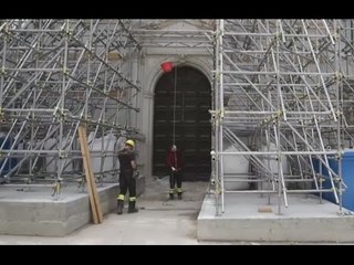 Descargar video: Norcia (PG) - Terremoto, lavori di bonifica per chiesa S.Maria Argentea (02.05.17)