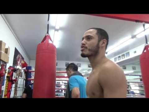 man who makes boxing shoes big times brandon rios only works with big fighters!!! EsNews Boxing