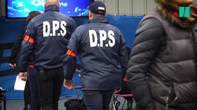 Les images de l'exfiltration d'une journaliste à la soirée électorale de Marine Le Pen