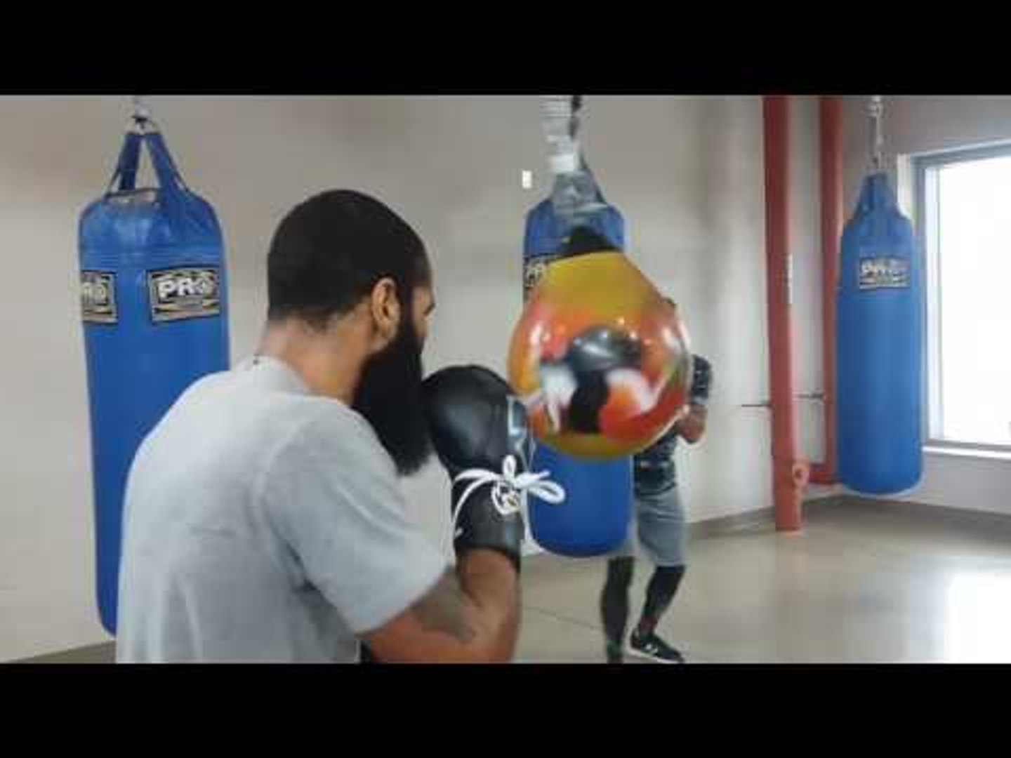 ⁣LAMONT PETERSON HITS AUQABAG IN PREPERATION FOR DAVID AVANESYAN FEB 18 EsNews Boxing