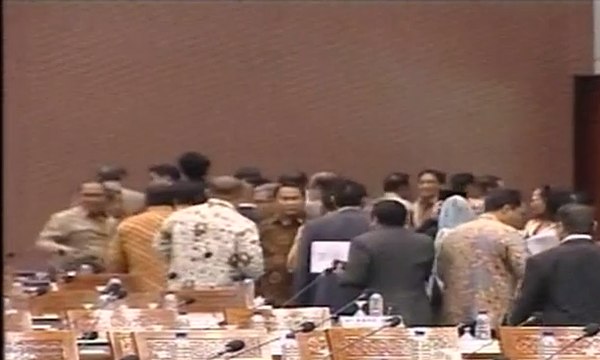 Menguji Konsistensi Fraksi Penolak Hak Angket