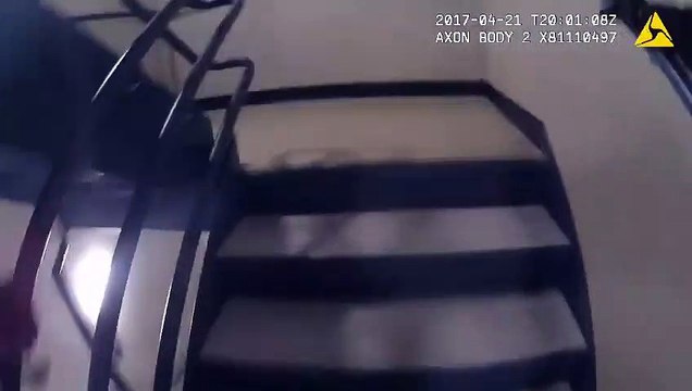 Un policier héroïque intervient juste à temps pour empêcher un homme de se suicider !