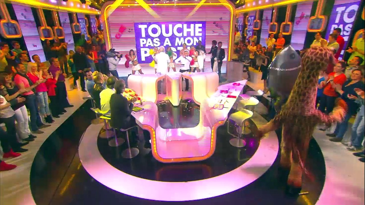 Cyril Hanouna : Patrick Sébastien chante « La Fiesta » à ses côtés dans TPMP