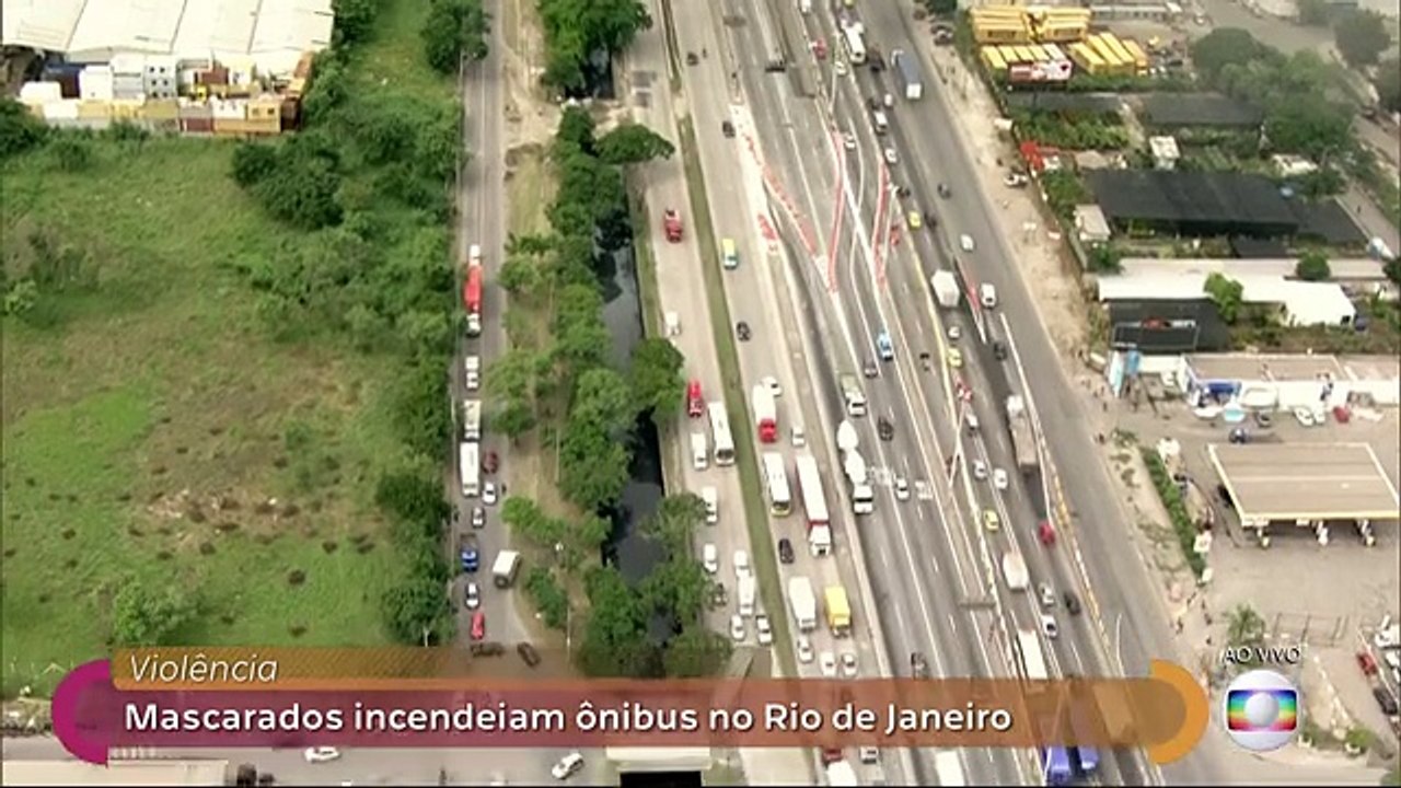 Ônibus são incendiados na Rodovia Washington Luís e na Aveni-3