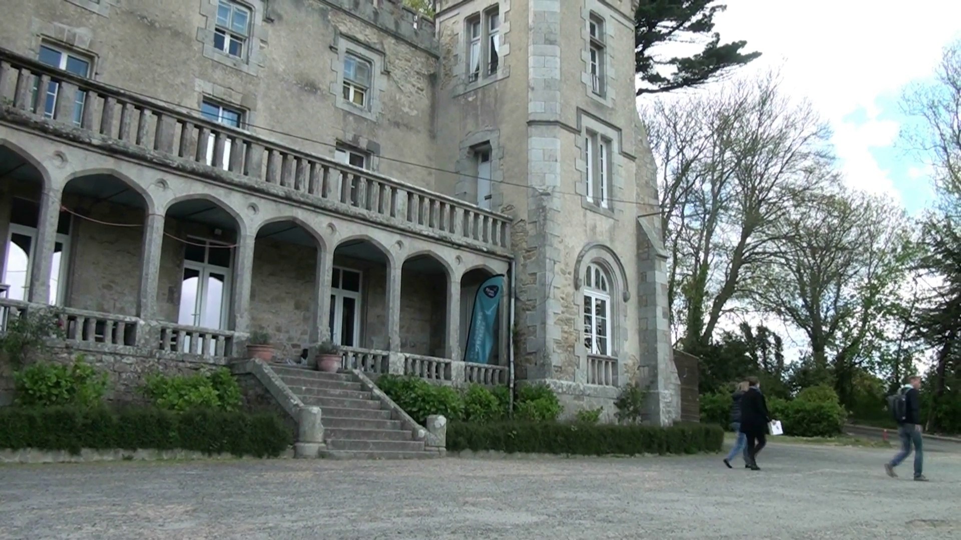 Saint Pol De Leon Le Chateau De Reves De Mer S Offre Un Nouveau Pavillon Video Dailymotion