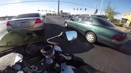 Pretty Girls Hiking In G STRINGS-iw