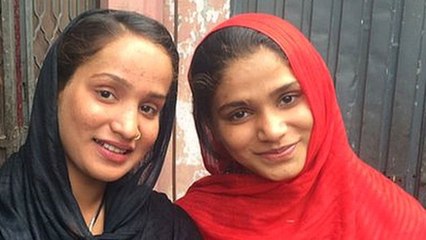 Pakistani First Two sisters 'The Justin Bibi's Singing Song Must Watch