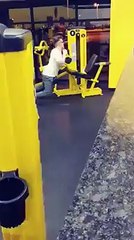 Cuando estas solo en el gim esto pasa