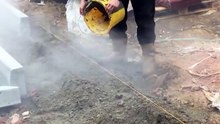 I told the apprentice to collect the dust from the saw
