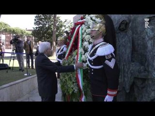 Roma - Mattarella depone una corona di fiori sul monumento dedicato (01.05.17)