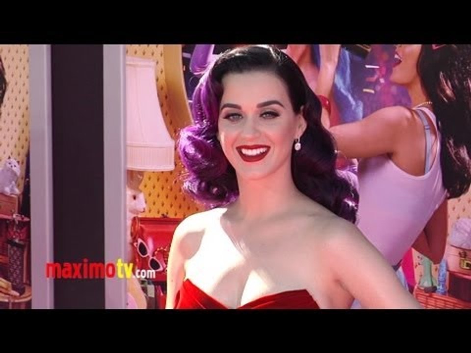 Katy Perry FAMILY AFFAIR at Katy Perry: Part of Me 3D PREMIERE Pink Carpet Arrivals