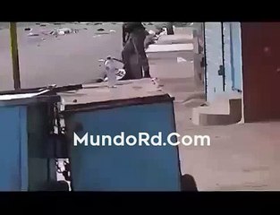 Fijate claramente lo que paso en esta huelga de RD con este policia
