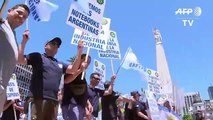 Metalworkers march in Buenos Aires against layoffs, importsads