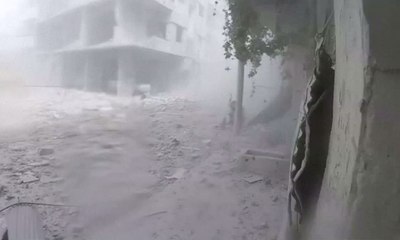 Video Amatir Rekam Warga Loloskan Diri dari Serangan Udara