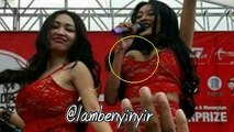Buset Liar Banget!! Bagian Dada Duo Serigala Sampai Nyembul Tumpah!!