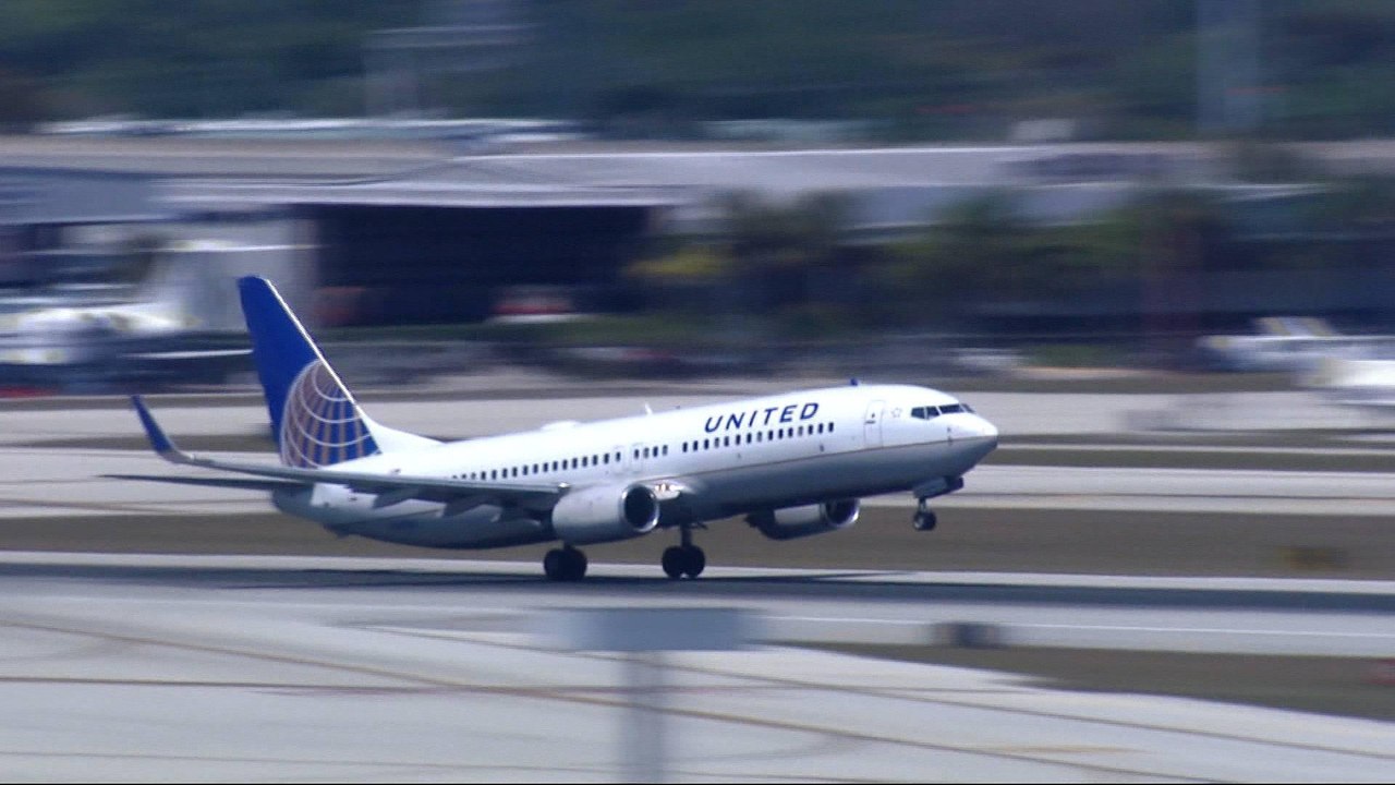 US airline pledges to reduce overbooking