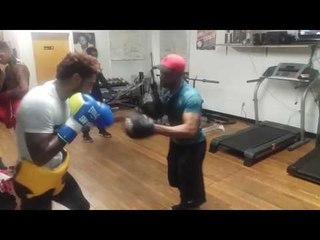 154lb BOXING STAR JARRETT HURD on the  MITTS AS HE TRAINS FOR TONY HARRISON EsNews Boxing