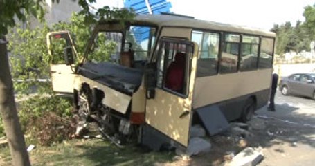 Sefaköy'de Yolcu Minibüsü Kaza Yaptı: 6 Yaralı