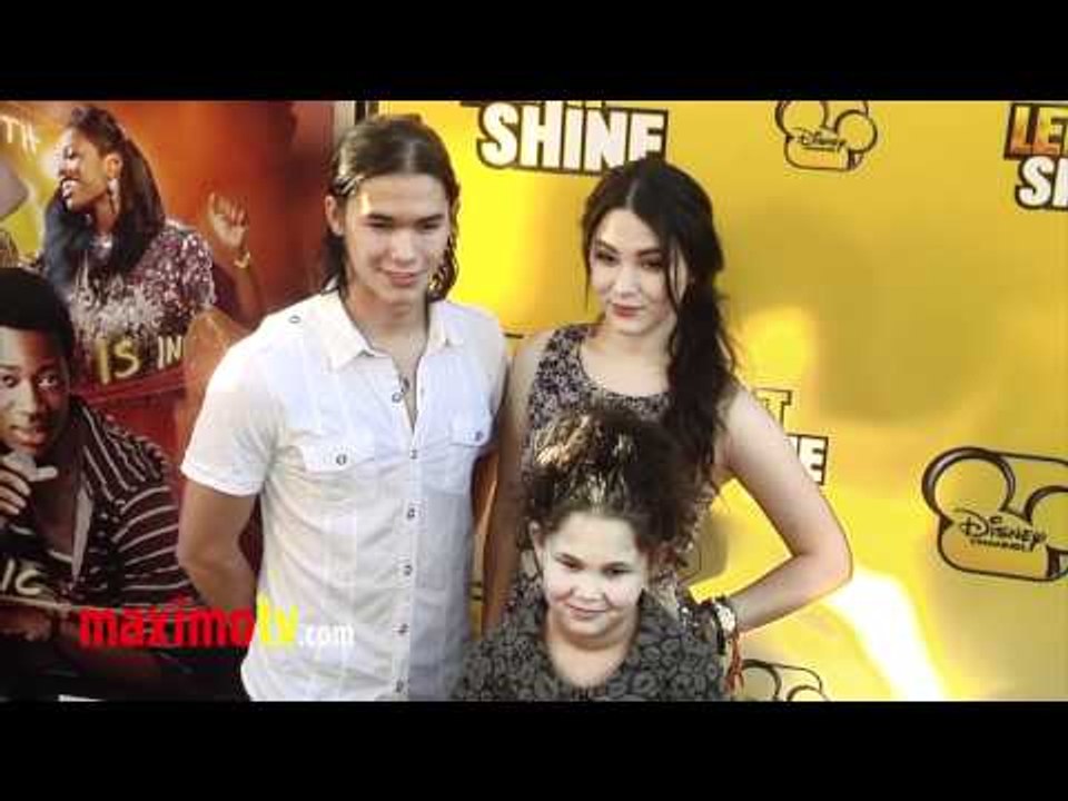 Booboo Stewart & Fivel Stewart "Let It Shine" Premiere Arrivals - Maximo TV Red Carpet Video