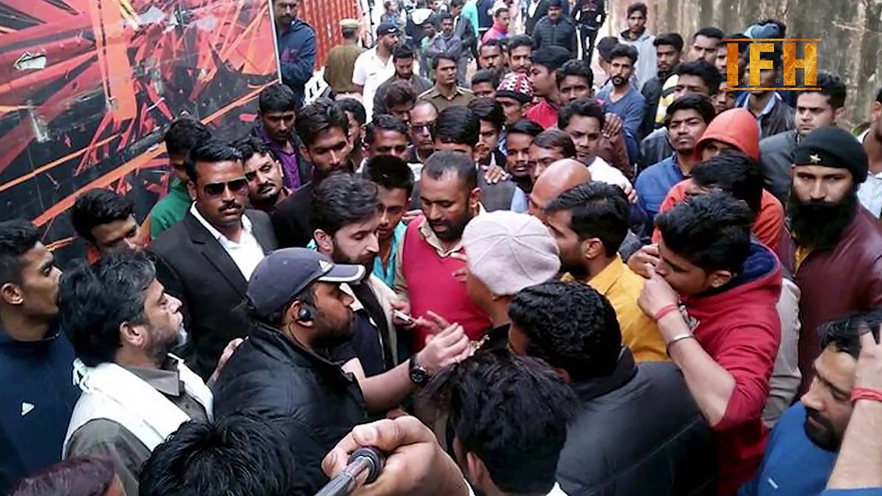 Hrithik Roshan supports Sanjay Leela Bhansali .