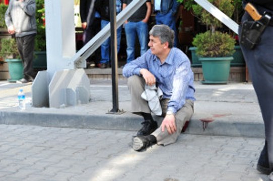 Fetö Şüphelisi Eski Polis Vurularak Yakalandı