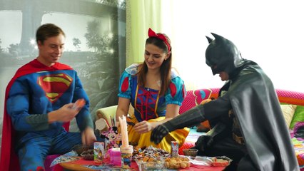 Superheroes pour a lot of sweets on Cinderella from a huge egg!!!