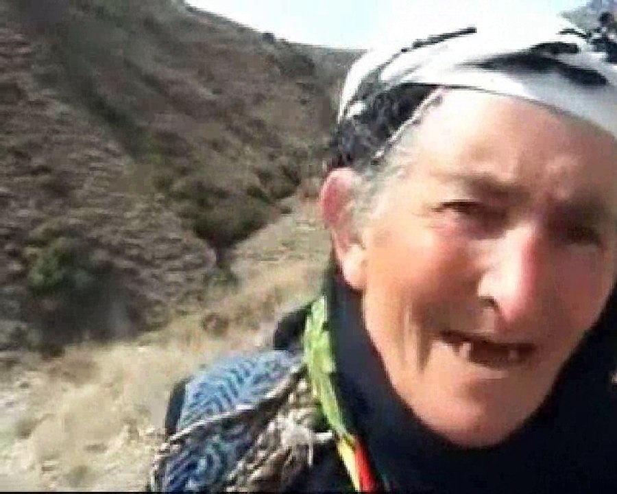 SULTAN KUL:Ağıt - Ağlıyor salkım söğüt:Mehmet Korkmaz
