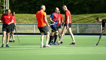 Les militaires de Satory s'initient au hockey sur gazon