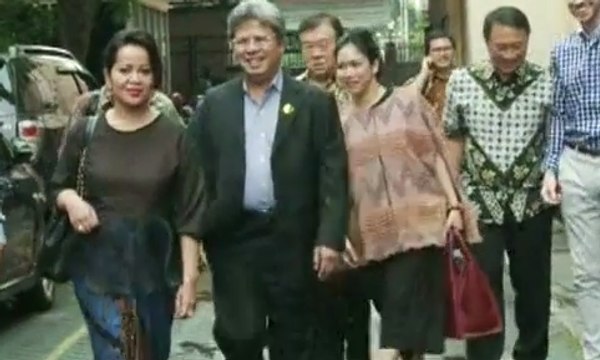 Praktisi Todung Mulya Serahkan Petisi Ahok ke PN Jakut