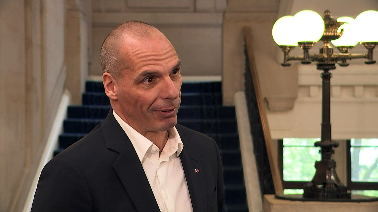 Varoufakis: Barnier comments a 'declaration of hostilities'