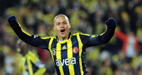 Eski F.Bahçeli Alex, Fenerbahçe'nin 110. Kuruluş Yıldönümünü Unutmadı