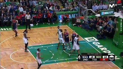 La gran noche de este jugador ante todos sus compañeros