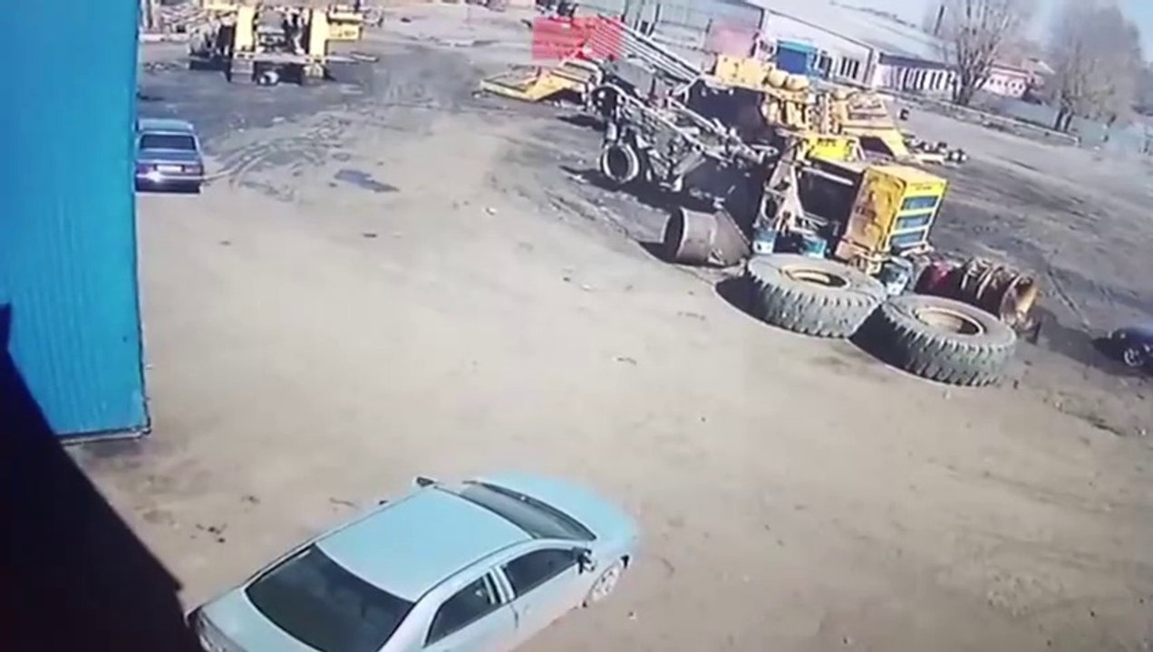 Un pneu de camion qui explose ça donne ça... BOOOOM