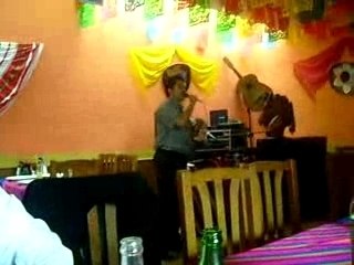 Los misticos cantando