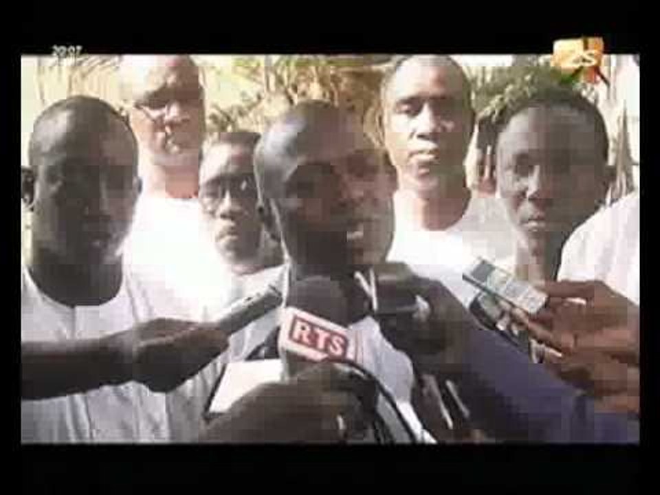 Le Ministre de L'Assainissement et de l'Hydrolique à Cambéréne - JT Français - 12 Mai 2012