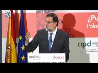 El consejo de Rajoy a los jóvenes: "Saber mirar hacia otro lado cuando hay que hacerlo"