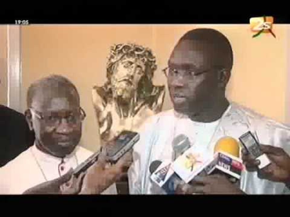 Le Ministre de l'éducation rend visite  à l'Archevêque de Dakar