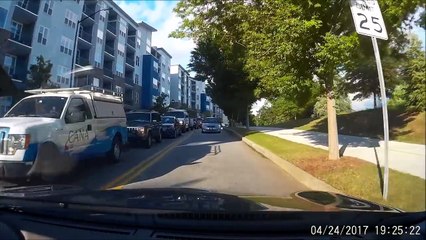 Resolveu furar uma fila de trânsito gigante na contra mão