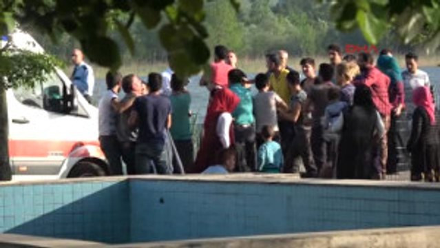 Kocaeli Sapanca Gölü'ne Giren Genci Itfaiye Kurtardı