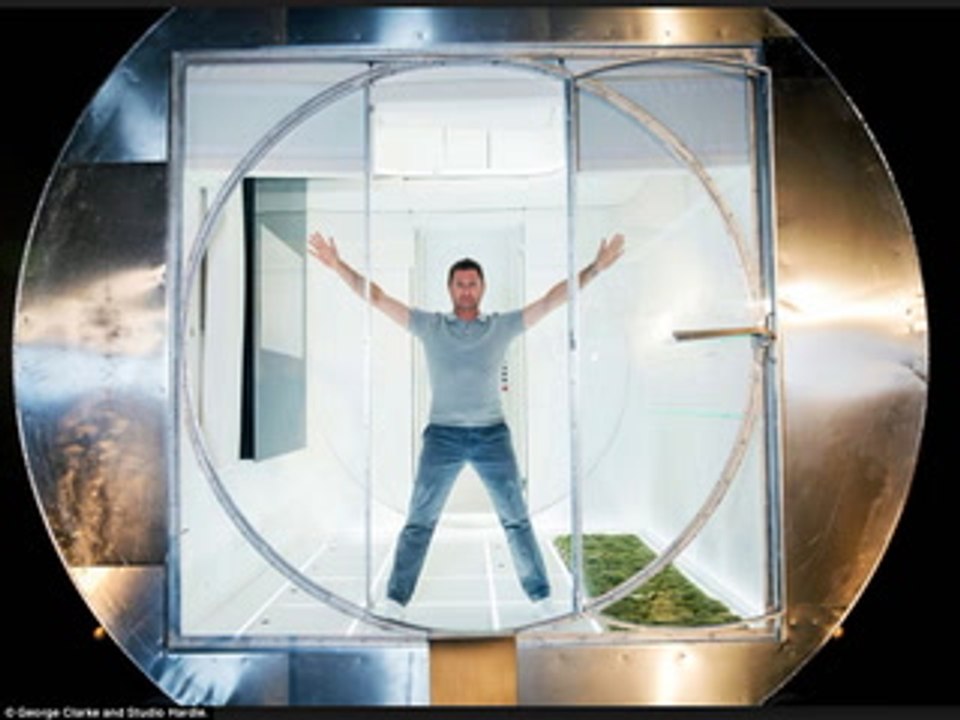 This futuristic tiny home switches rooms by rotating like a washing machine