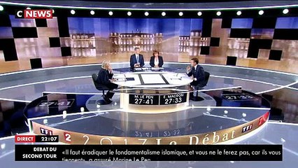 Spécial Débat - Emmanuel Macron sur le terrorisme: "Mme Le Pen, ce que vous proposez c'est de la poudre de Perlimpimpin"