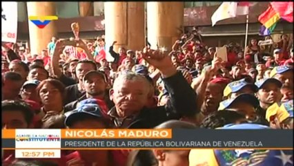 Maduro entrega decreto de Constituinte