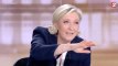 Quand Marine Le Pen improvise une étrange danse devant Macron pendant le débat